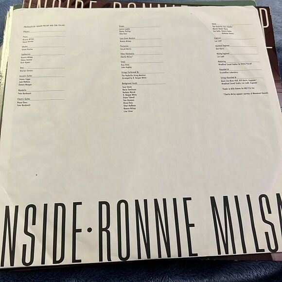 Ronnie Milsap "Inside Ronnie Milsap" [RCA AHL1-4311] Vinyl LP - Picture 3 of 7